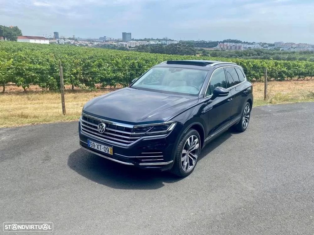VW Touareg 3.0 TDI V6 Elegance Plus foto 2