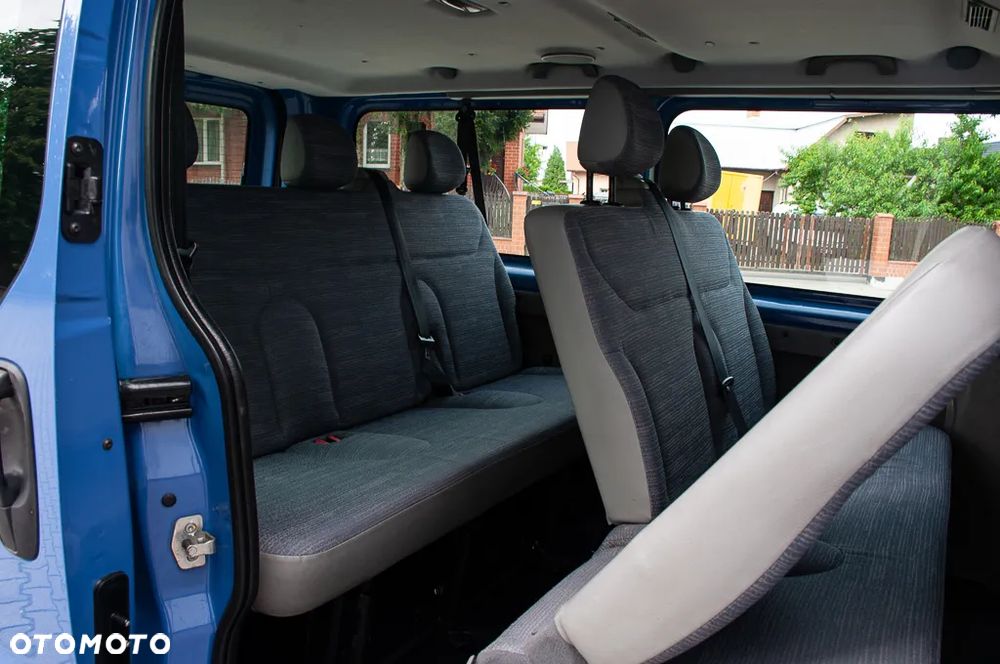 Renault Trafic 2.0 dCi 115 FAP Grand Passenger Black Edition - 26