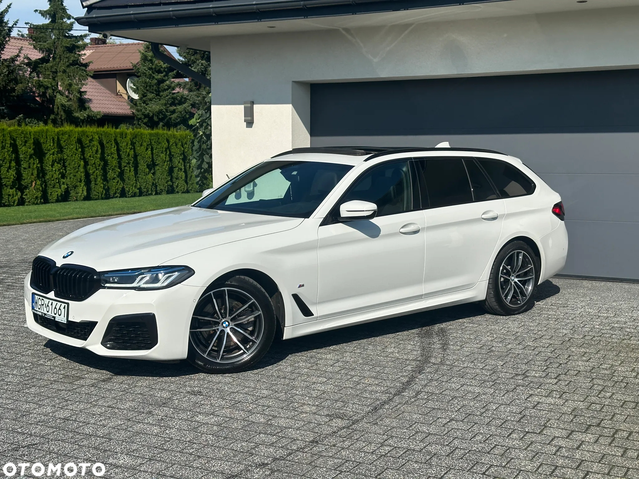 BMW Seria 5 520d Touring M Sport Edition - 2