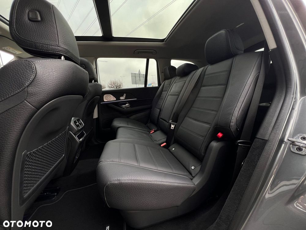 Mercedes-Benz GLS - 12