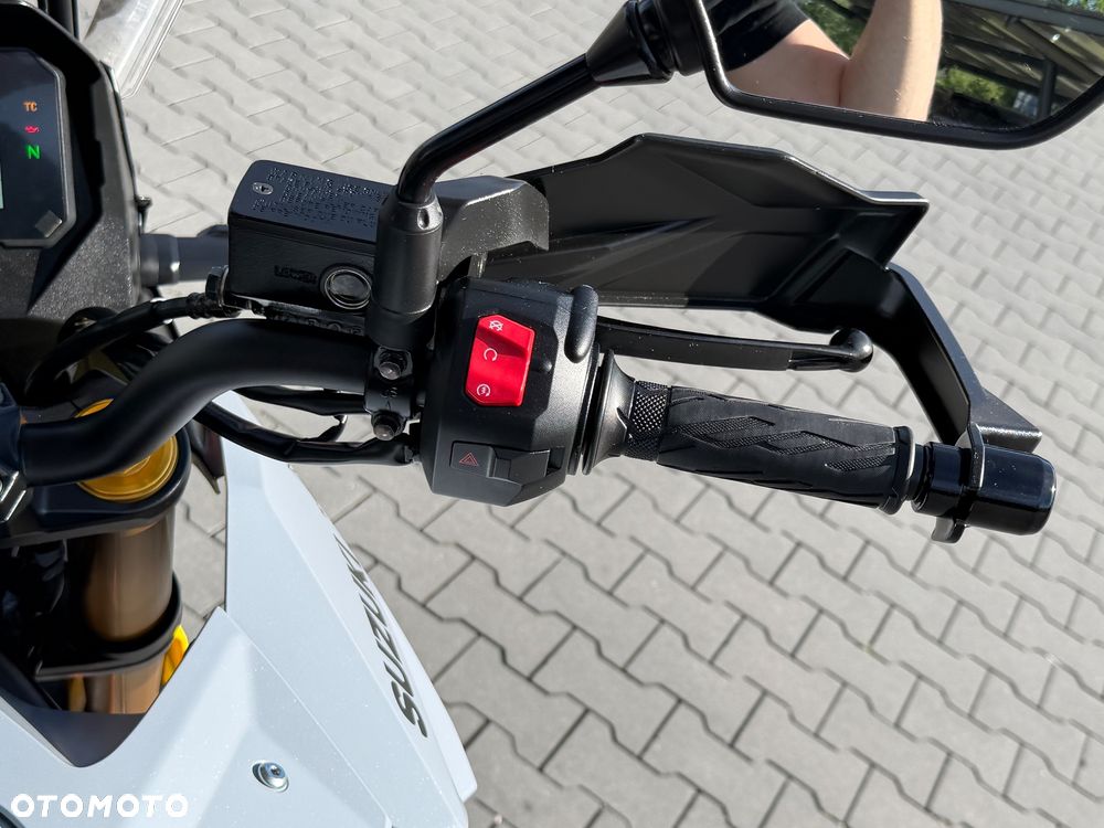 Suzuki V-STROM - 25