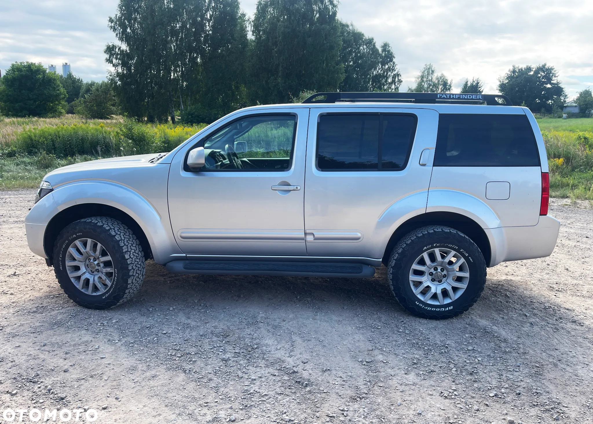 Nissan Pathfinder 4.0 V6 LE - 7