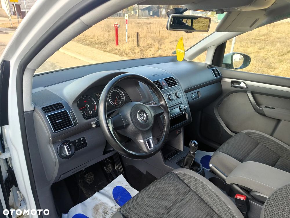 Volkswagen Touran 2.0 TDI DPF BlueMotion Technology Comfortline - 12