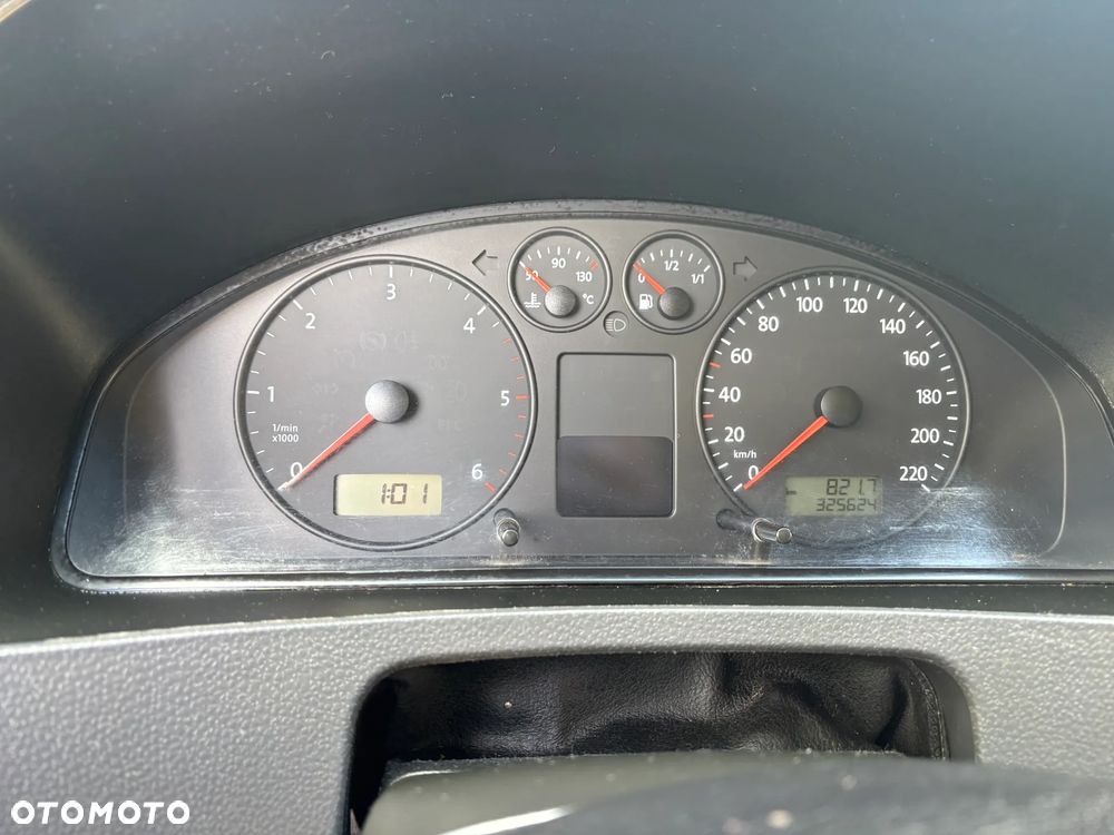 Volkswagen Transporter Shuttle L1 - 21