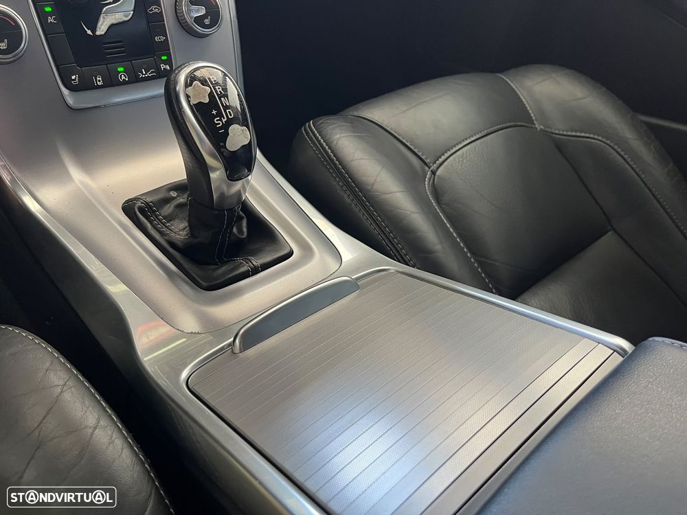 Volvo XC 70 2.0 D4 Momentum Geartronic - 18