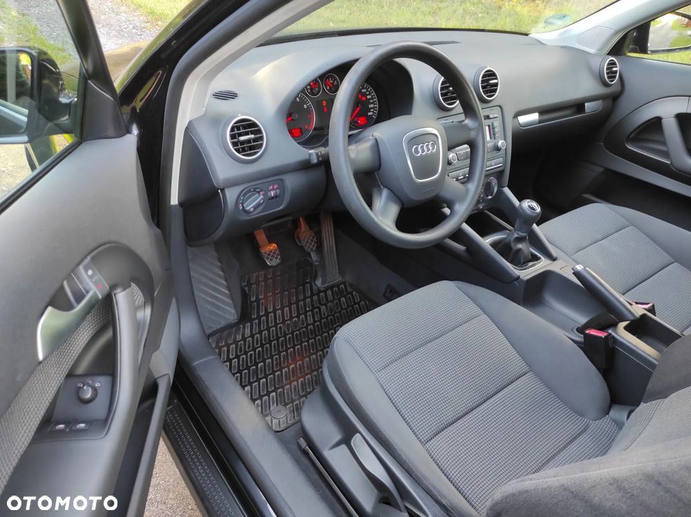 Audi A3 3-drzwiowe 1.6 Attraction - 18