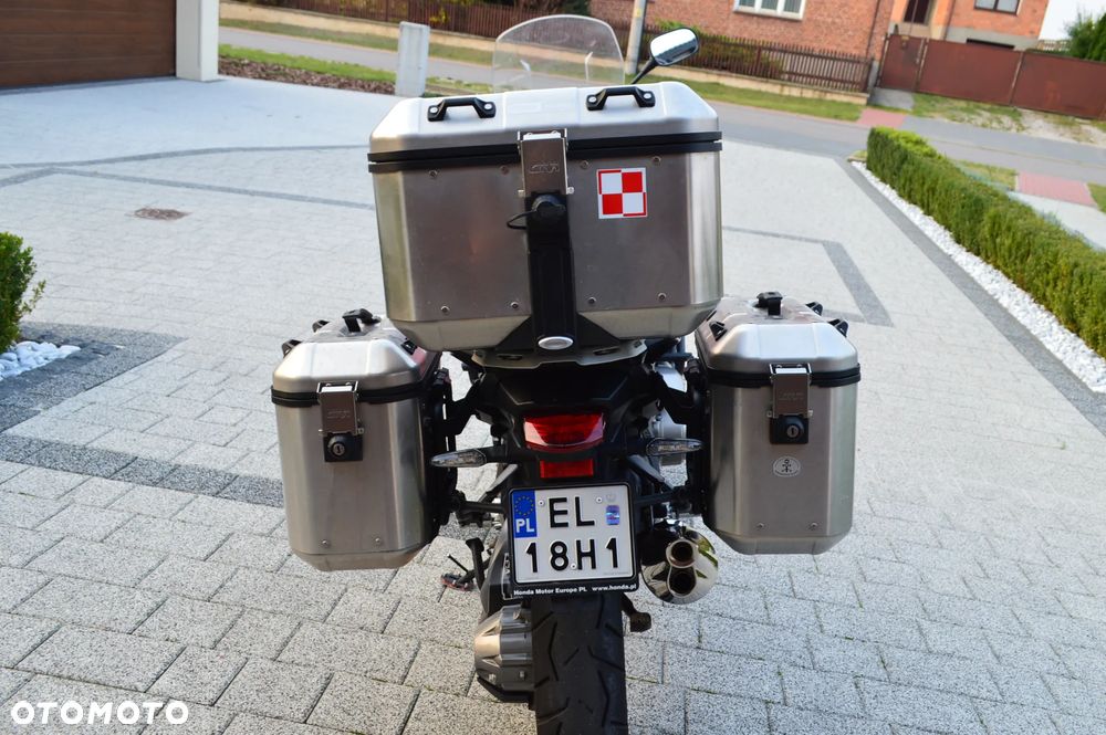 Honda VFR - 8