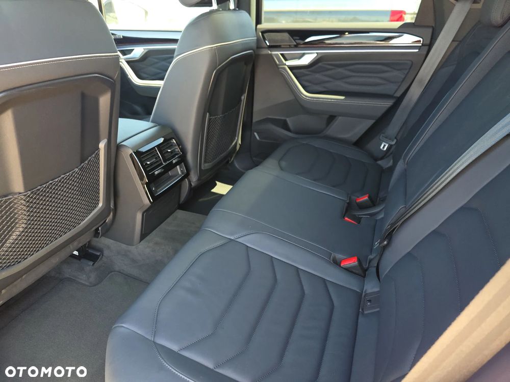 Volkswagen Touareg 3.0 V6 TDI 4Motion R-Line Final Edition - 13