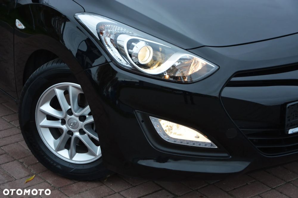 Hyundai i30 1.6 CRDI Fifa World Cup Edition - 17