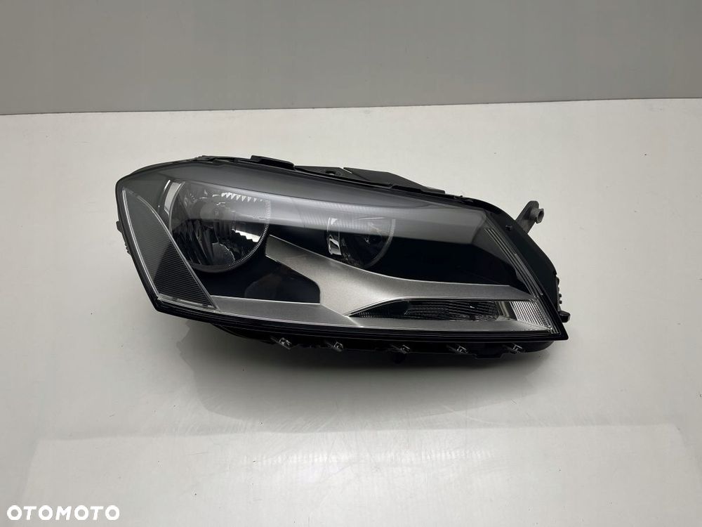 LAMPA PRZEDNIA PRAWA VW PASSAT B7 3AB941006