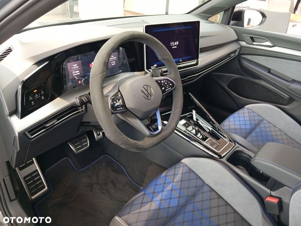 Volkswagen Golf - 10