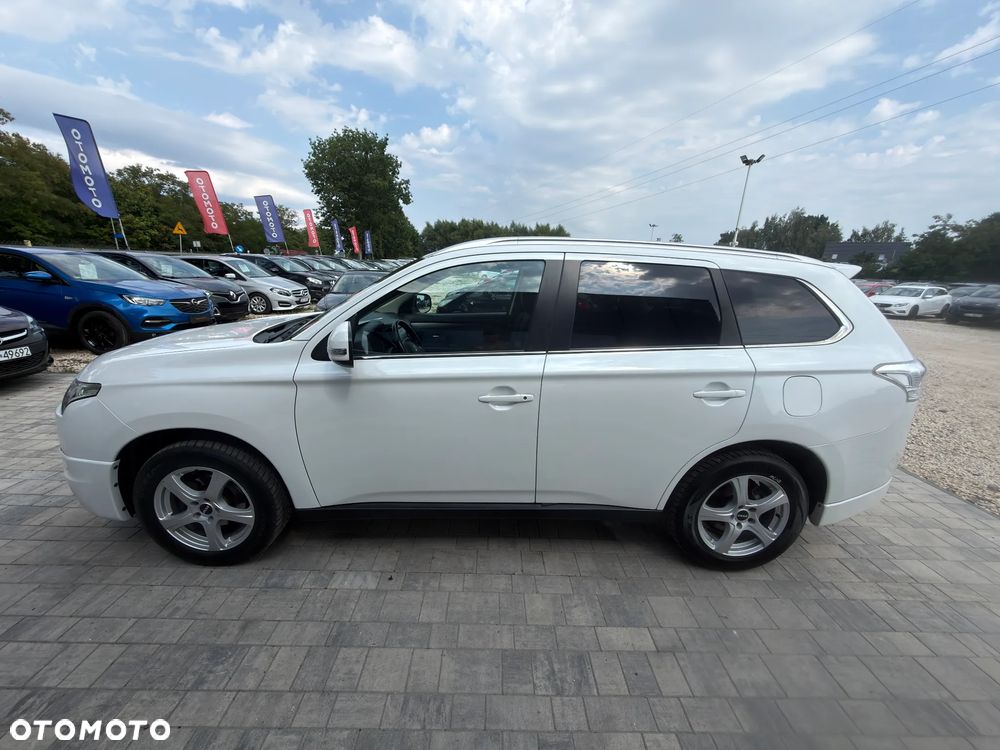 Mitsubishi Outlander 2.2 DID Intense + - 12
