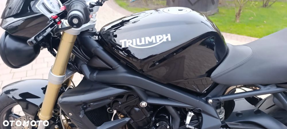Triumph Street Triple - 38