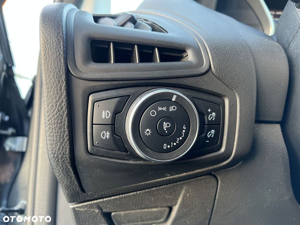 Ford Focus 1.6 Trend - 17
