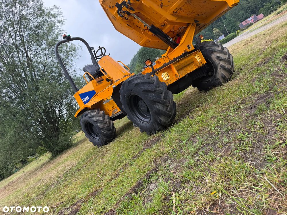 Thwaites MACH2026 Wozidło Budowlane Rolnicze 4x4. wózek z Obrotową Kolebą. 6 ton ładowność.  Silnik DEUTZ 80KM 4 cylindry. 2400 mtg. 2019 rok. Jazda Rewers 3prędkości. Maszyna jak Nowa z Norweskiego Gospodarstwa! Ani deka luzów i wycieków! Hydrostatic. Pełny Oryginał. Hamulce brzytwa. Serwisy w DEKRA. Maszyna Woziła lekkie ładunki. Praktycznie zerowe zużycie. Wielka Okazja. Wszystko w pełnym Oryginale. Opony Oryginał. Oświetlenie Fabryczne. Po serwisach. OKAZJA - 29