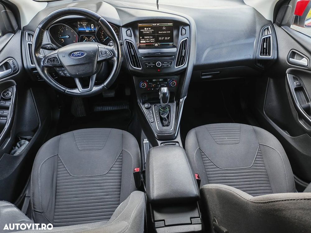 Ford Focus 1.5 TDCi Powershift Titanium - 9