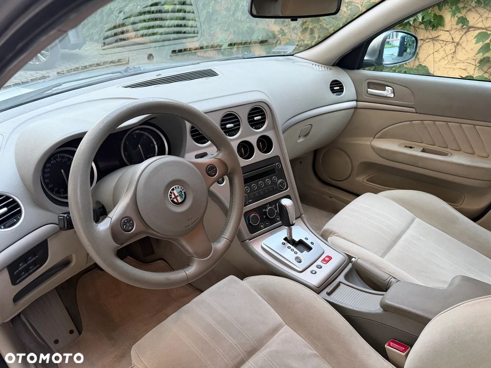 Alfa Romeo 159 1.9JTDM Q-ti - 11