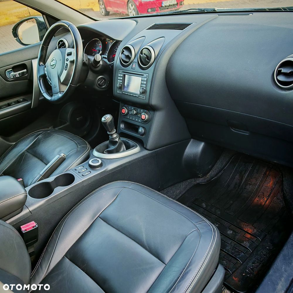 Nissan Qashqai 2.0 dCi 4 x 4 DPF tekna - 11