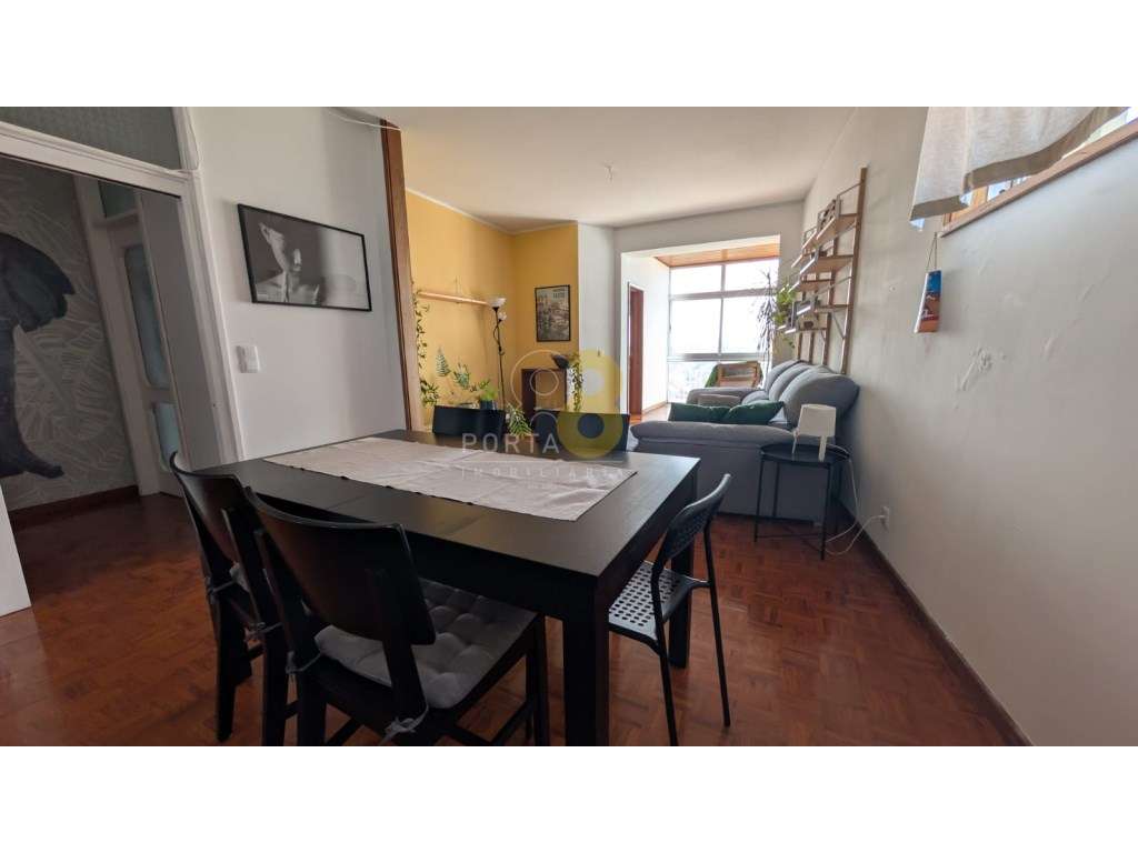Apartamento T3 junto ao Liceu Carolina Micaeles - Grande imagem: 2/25