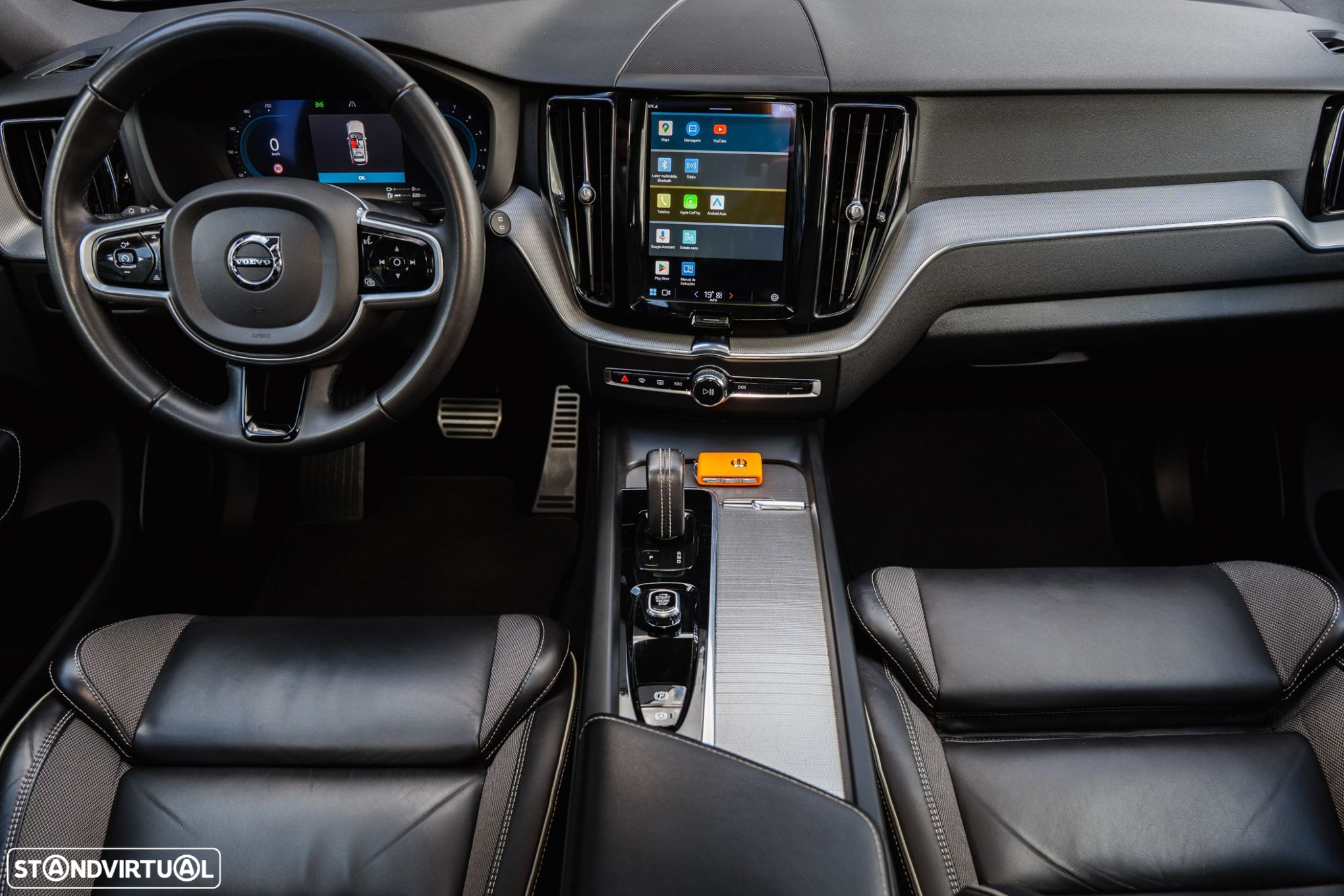 Volvo XC 60 2.0 T6 PHEV R-Design AWD - 15