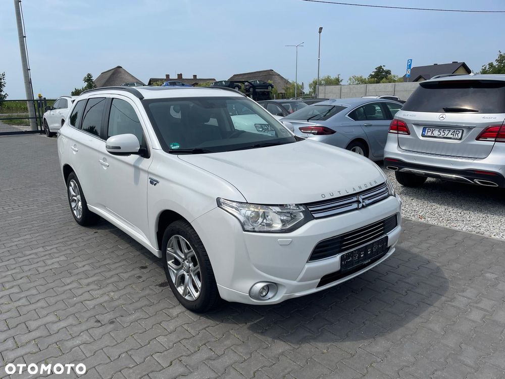 Mitsubishi Outlander 2.0 4WD Top - 2
