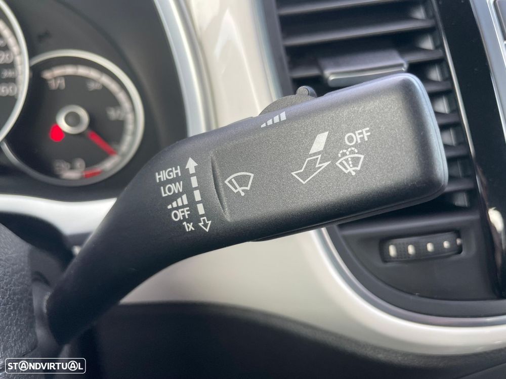 VW New Beetle 1.6 TDi DSG - 17