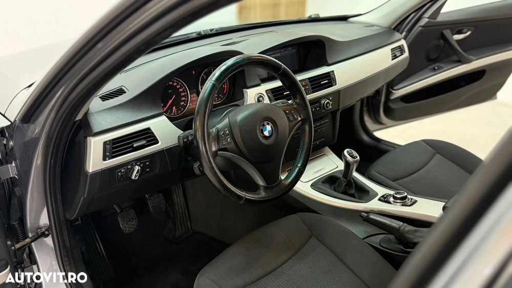 BMW Seria 3 320d DPF Touring - 6