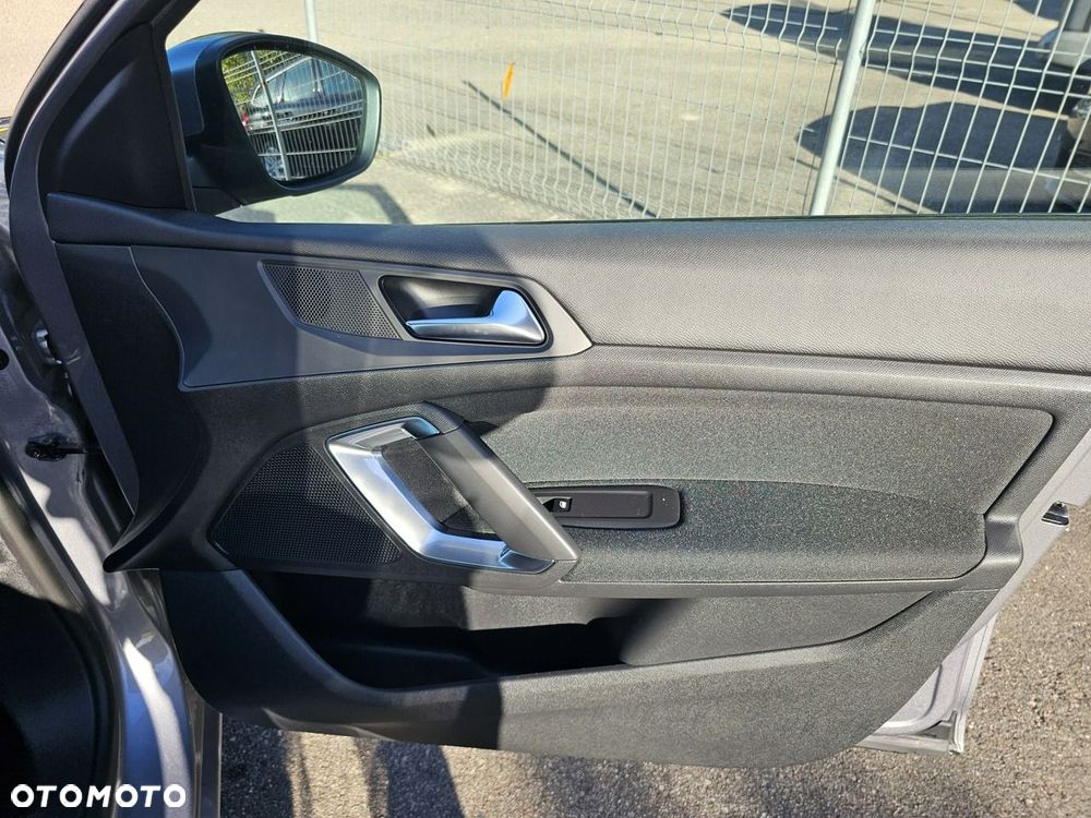 Peugeot 308 1.6 THP Access - 38