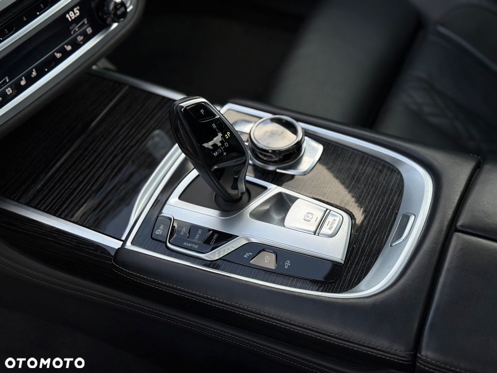 BMW Seria 7 - 24