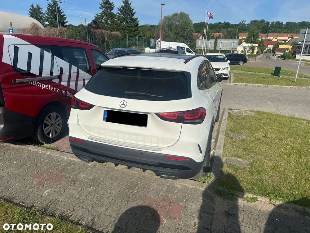 Mercedes-Benz GLA 250 AMG Line - 2