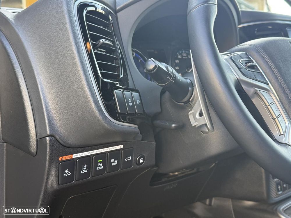 Mitsubishi Outlander 2.4 Intense - 20
