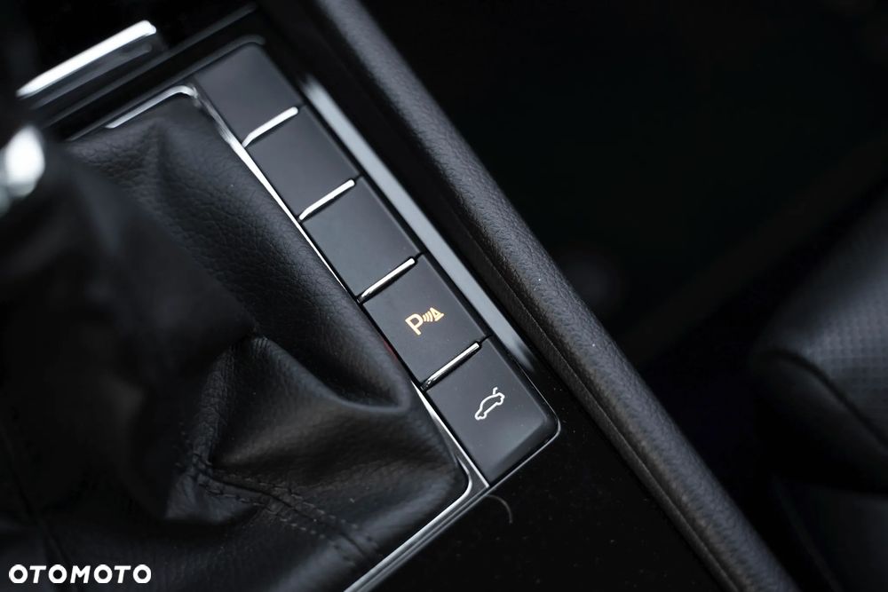 Skoda Superb 2.0 TDI Style - 27
