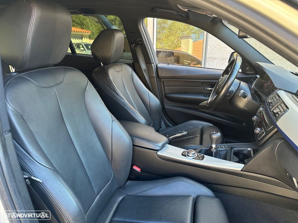 BMW 320 d Pack M - 14