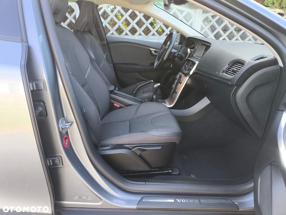 Volvo V40 D3 Momentum - 18