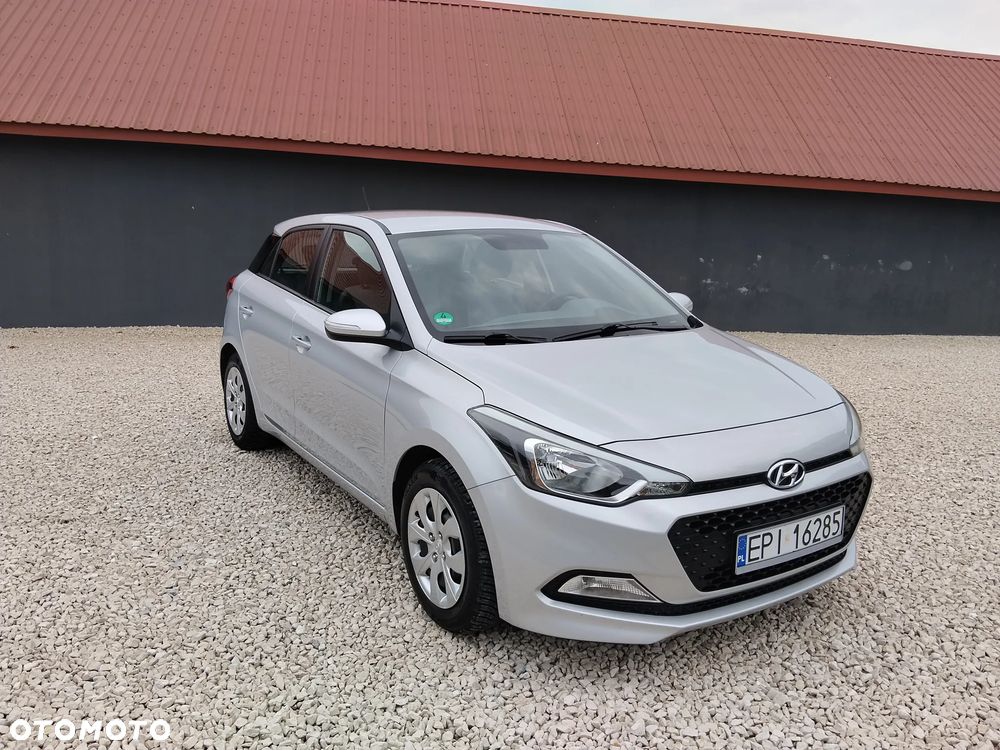 Hyundai i20 blue 1.2 - 13