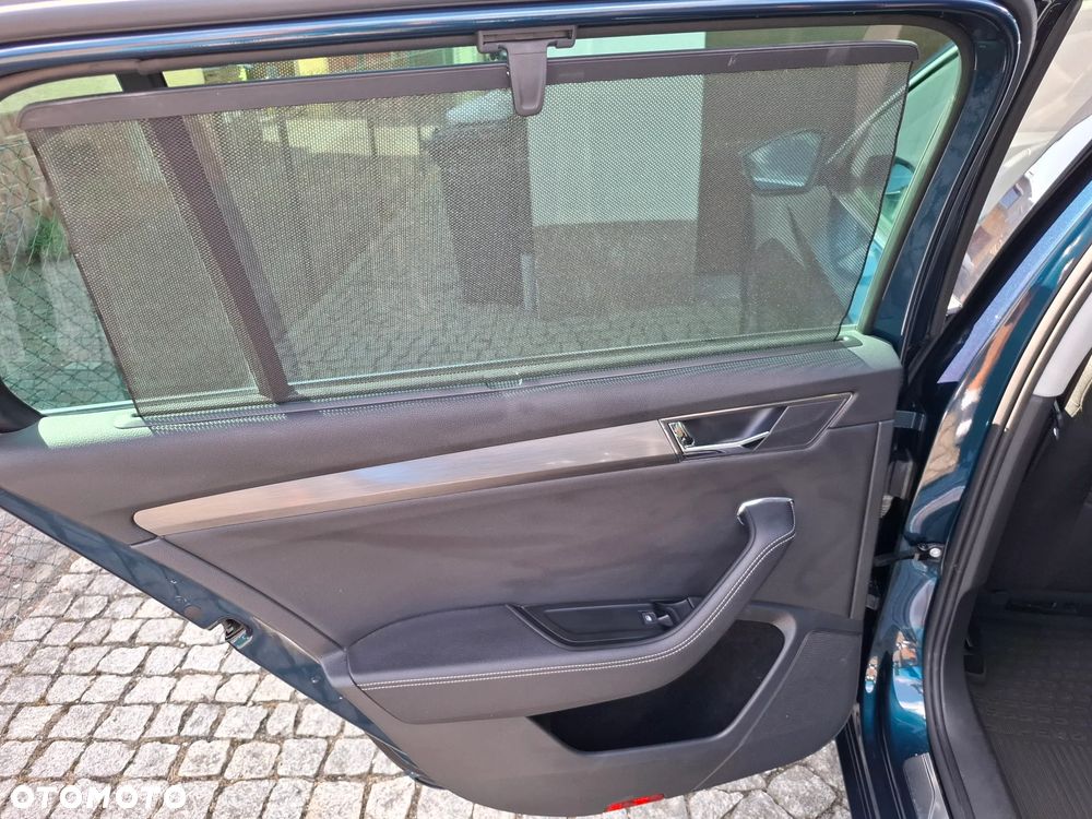 Skoda Superb 2.0 TDI SCR Style DSG - 38