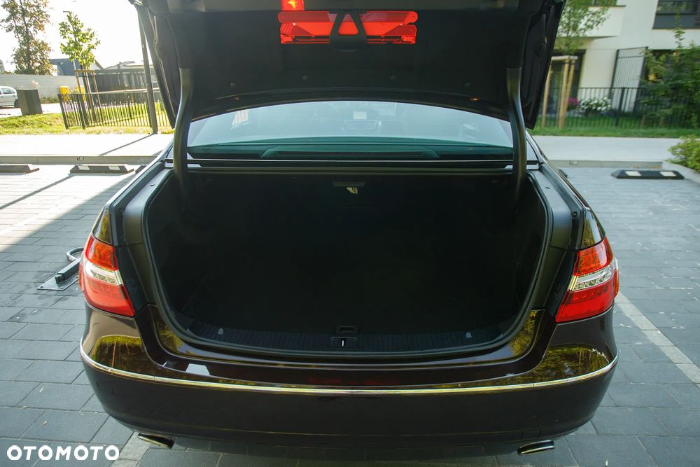 Mercedes-Benz Klasa E 350 CDI BlueEff Avantgarde - 30