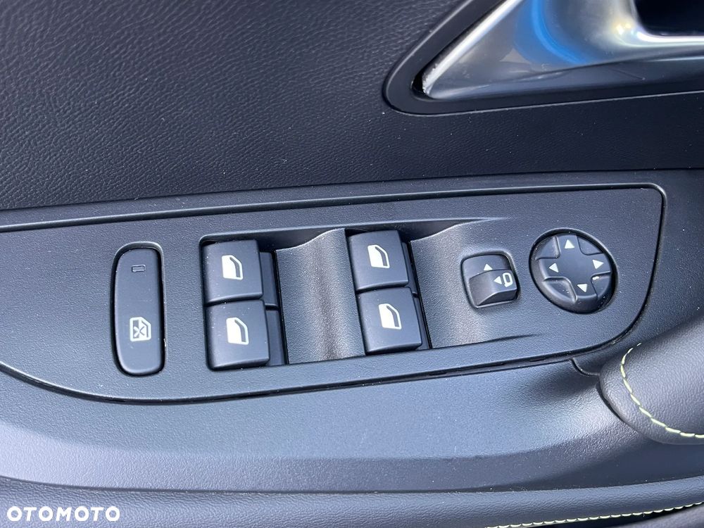 Peugeot 2008 54kWh GT Exclusive - 19