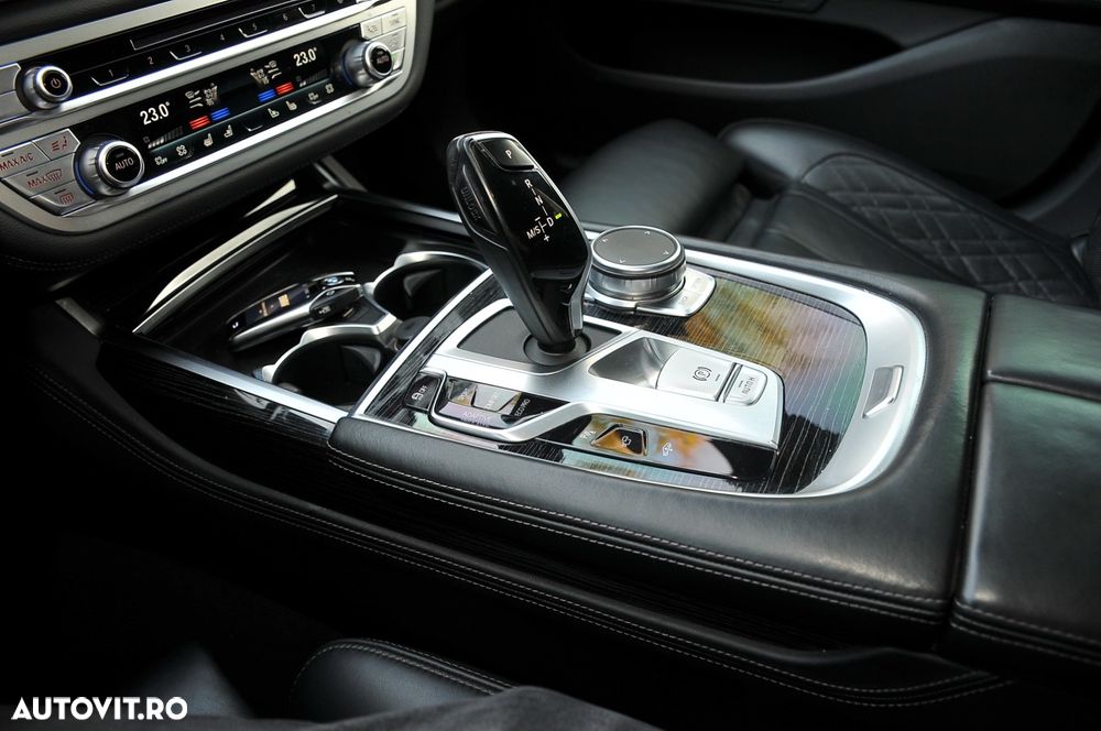 BMW Seria 7 750Li xDrive - 14