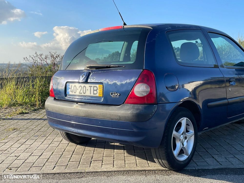 Renault Clio 1.2 16V Privilège - 8