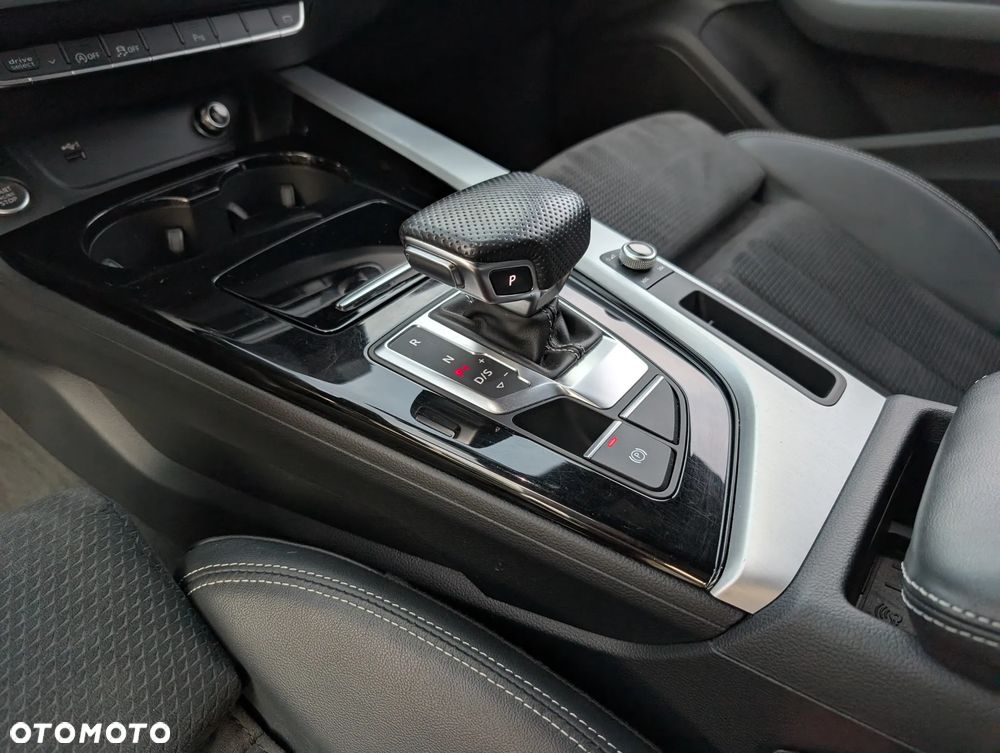 Audi A4 Avant 40 TFSI S tronic S line - 40