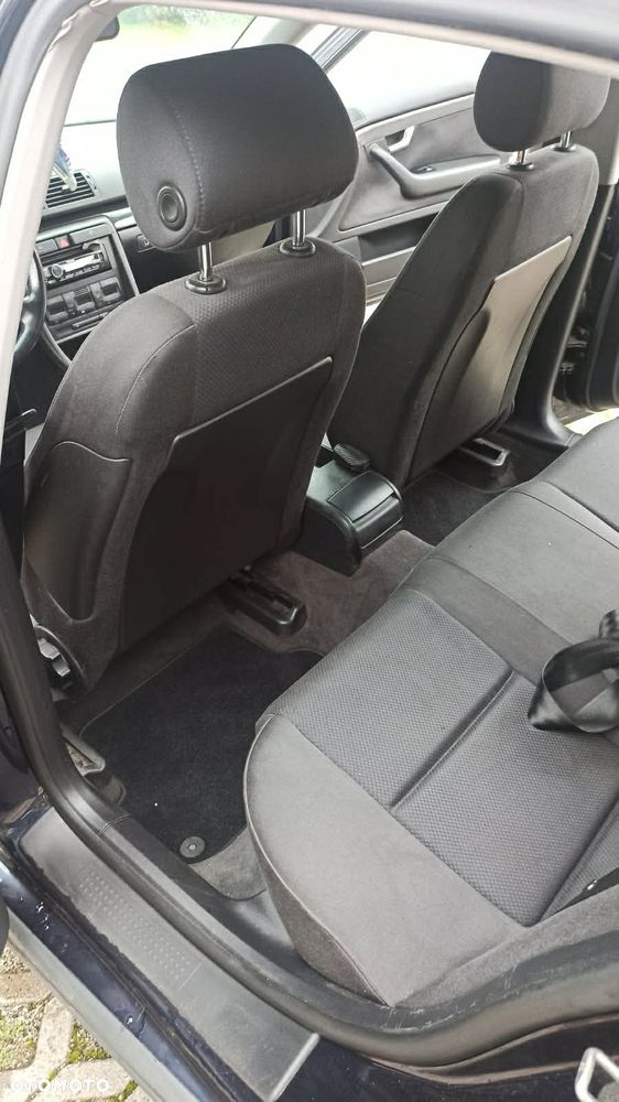 Audi A4 Limousine - 9