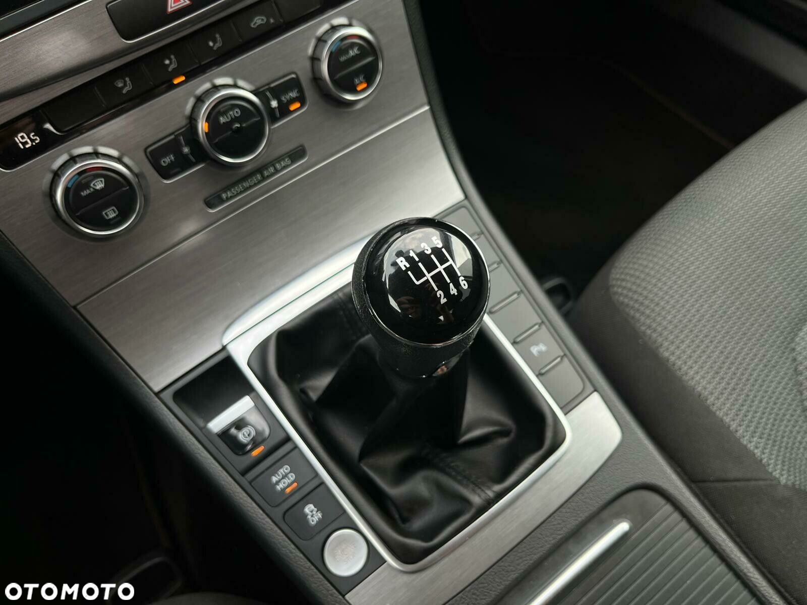 Volkswagen Passat 1.4 TSI BMT Comfortline - 20
