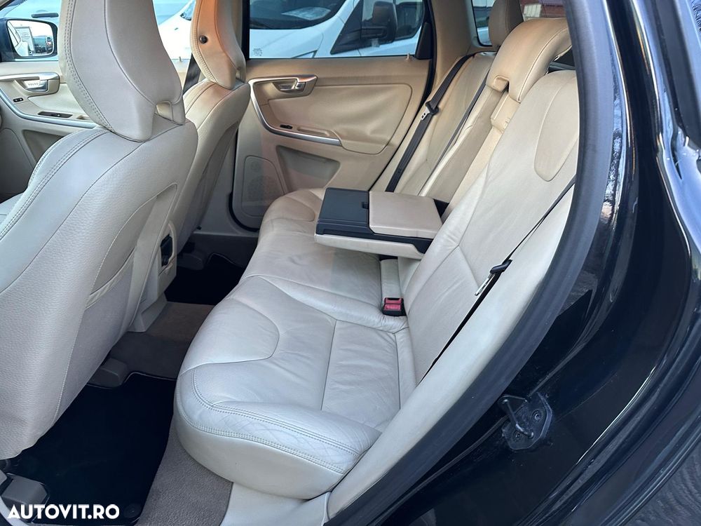 Volvo XC 60 D5 AWD Aut. Summum - 10