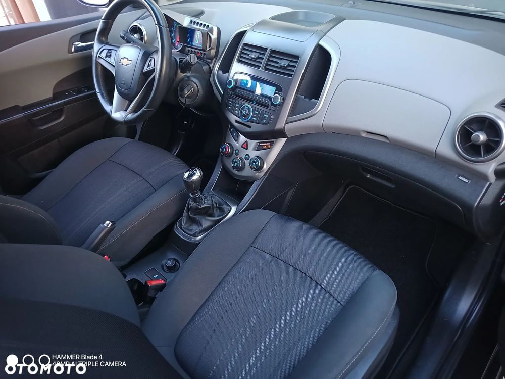 Chevrolet Aveo 1.6 LTZ - 11