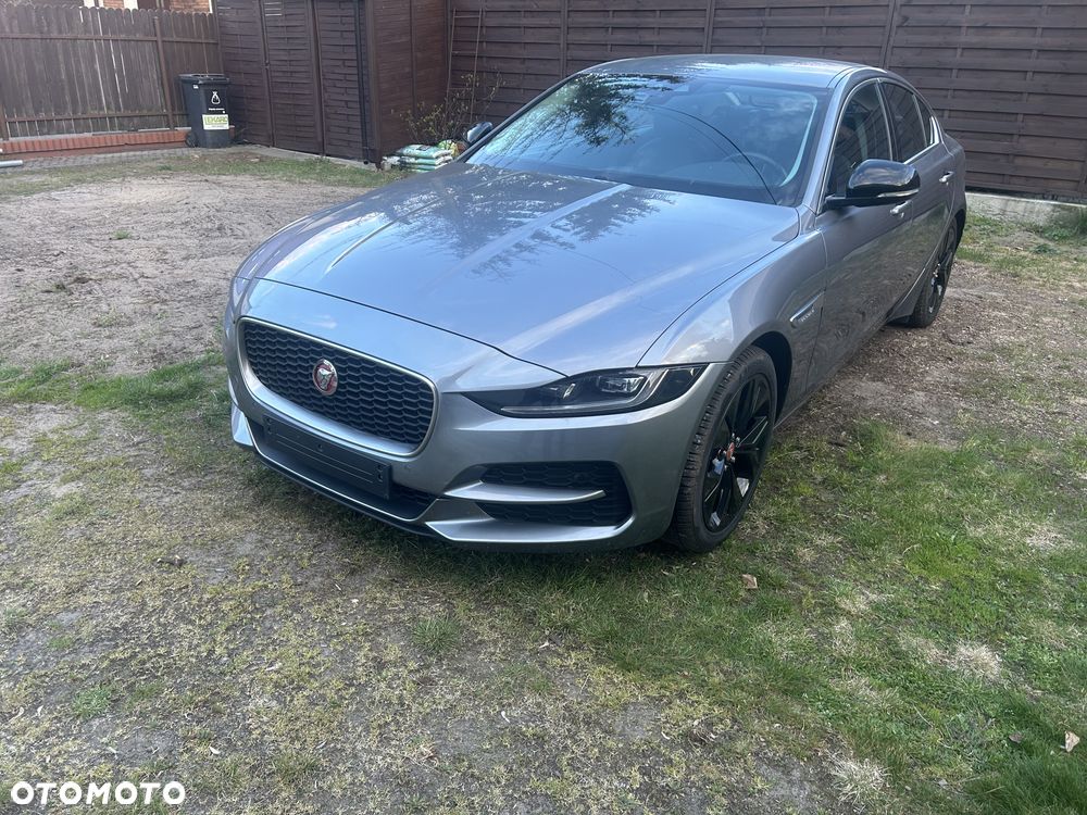 Jaguar XE 20d Prestige - 7
