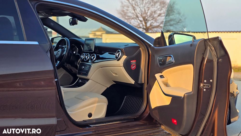 Mercedes-Benz CLA 250 4MATIC Aut. - 10
