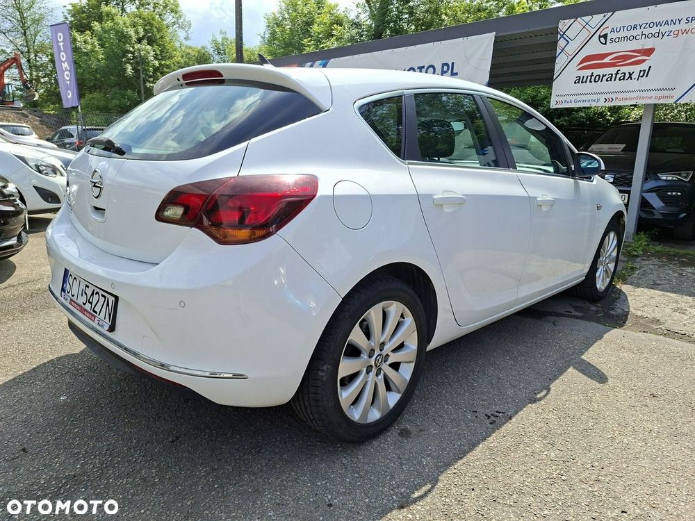 Opel Astra 1.4 T Cosmo EU6 - 11