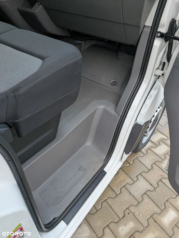 Volkswagen CRAFTER - 23