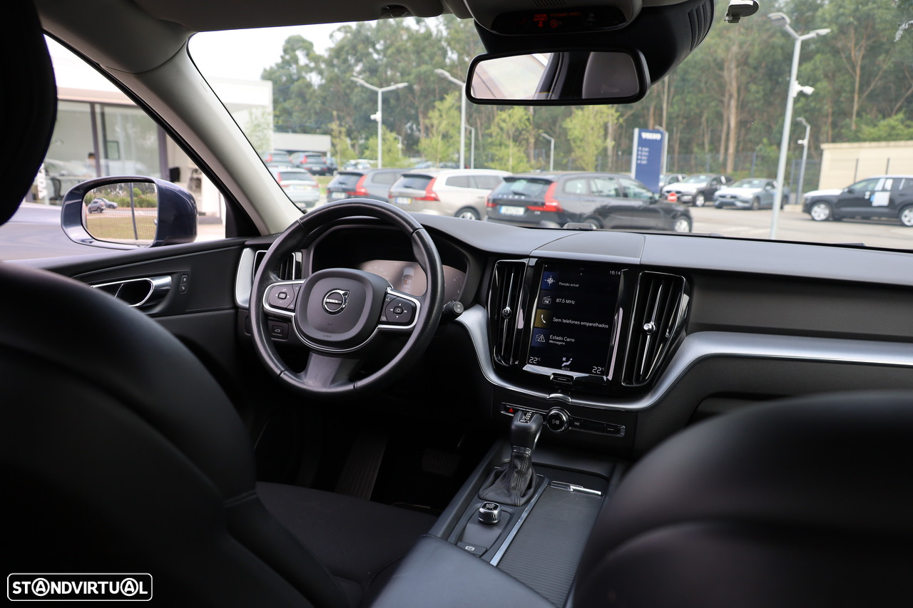 Volvo XC 60 2.0 D4 Momentum Geartronic - 10
